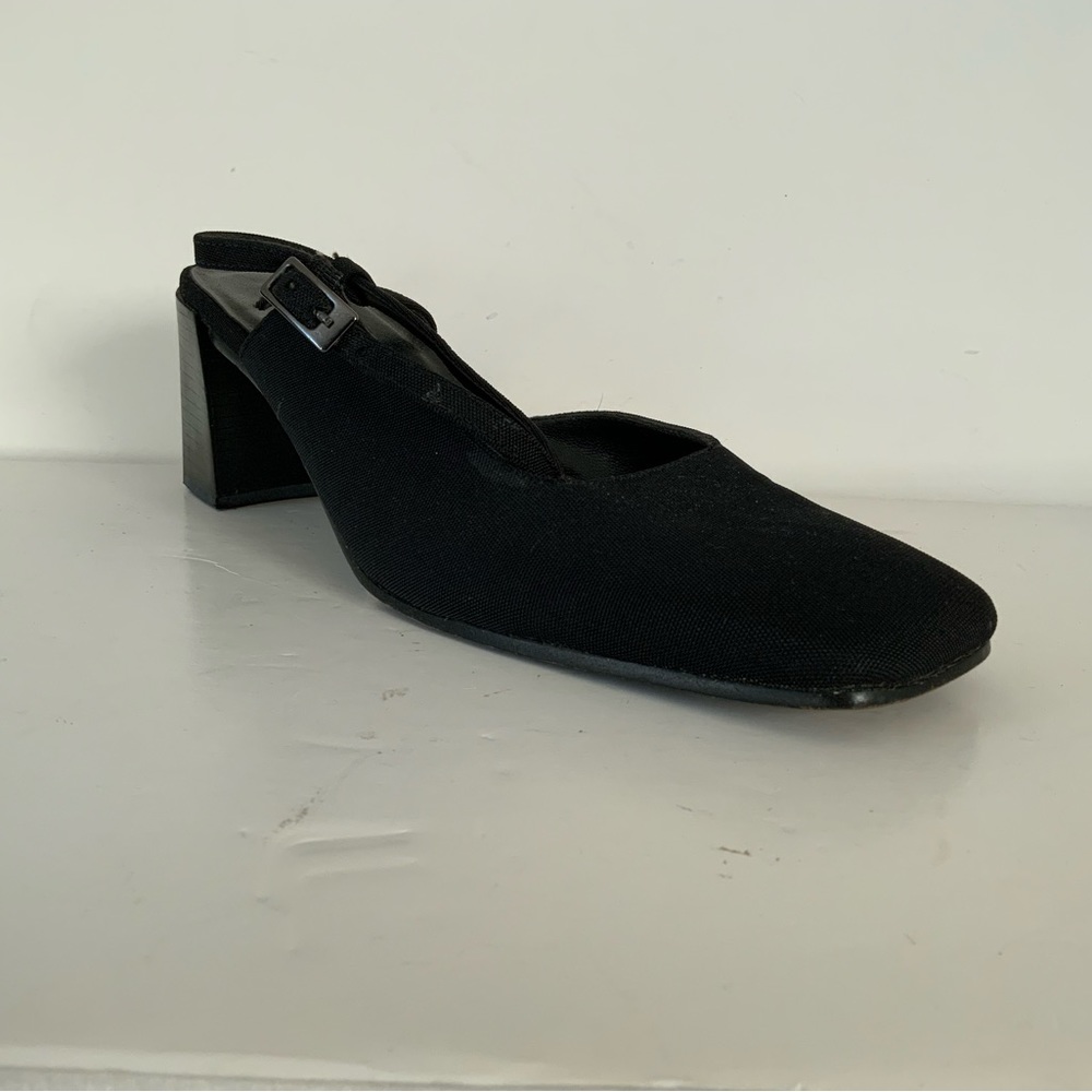 Bandolino Black Peau de Soie Slingback 'VARGAS2' Pumps w Ankle Strap